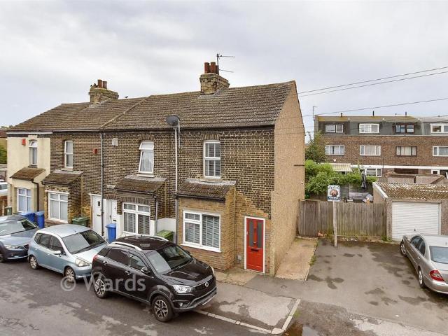 House for sale in Oad Street, Kent
