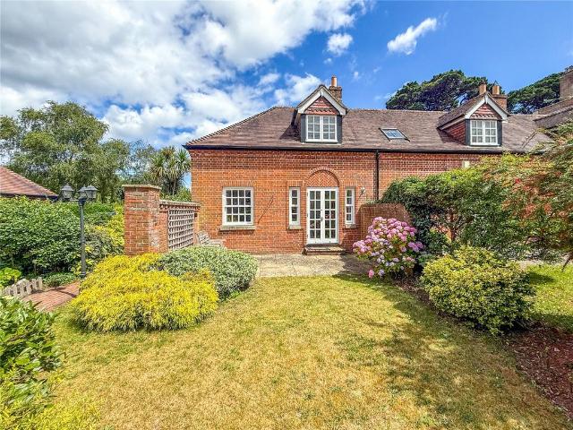 House for sale in Burton and Winkton, Burton