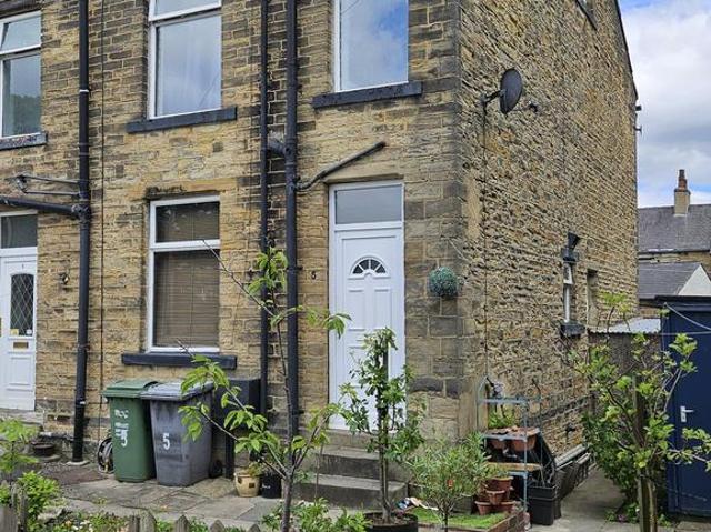 House for sale in Farsley, West Yorkshire