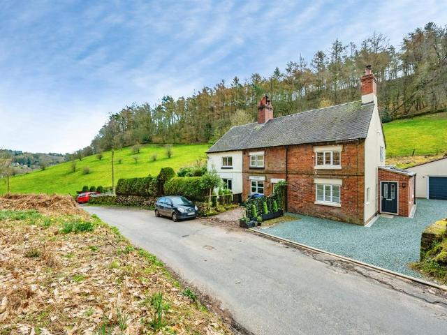 House for sale in Kingsley Moor, Staffordshire