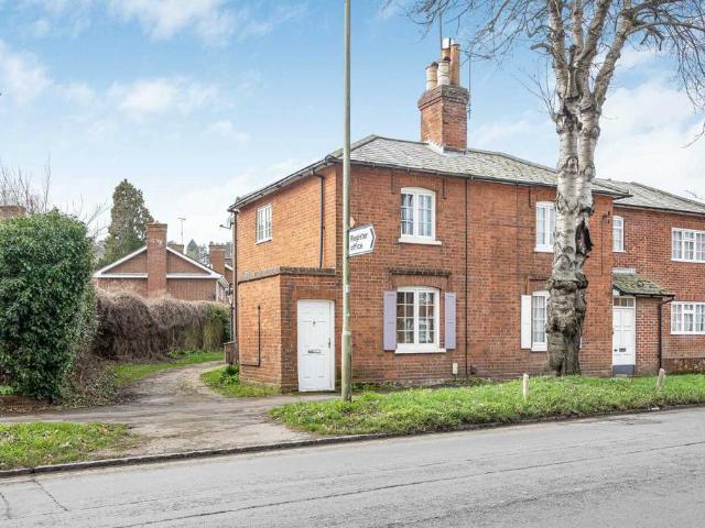 House for sale in Henley-on-Thames, Berrick Salome