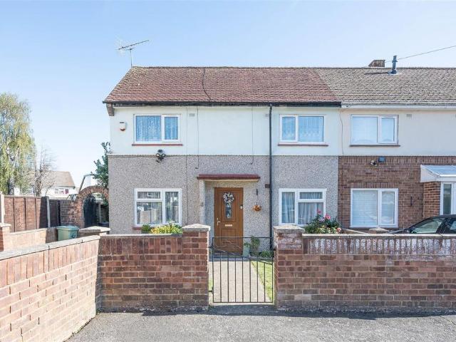 House for sale in Pilgrims' Hatch, Brentwood
