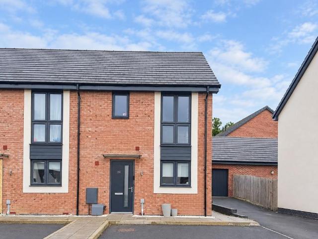 House for sale in Hunts Grove, Stroud