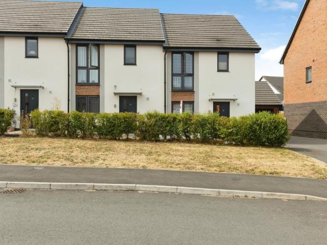 House for sale in Hunts Grove, Stroud