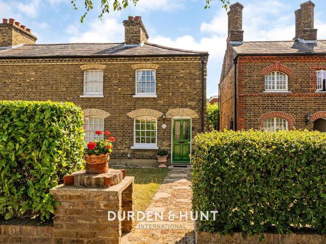 House for sale in Barkingside, Greater London