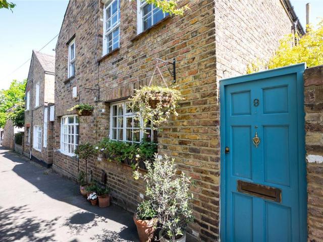 House for sale in North Sheen, Greater London