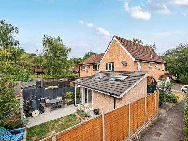 House for sale in Goldsworth Park, Woking