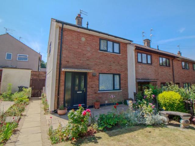 House for sale in Thurnby Lodge, Leicester