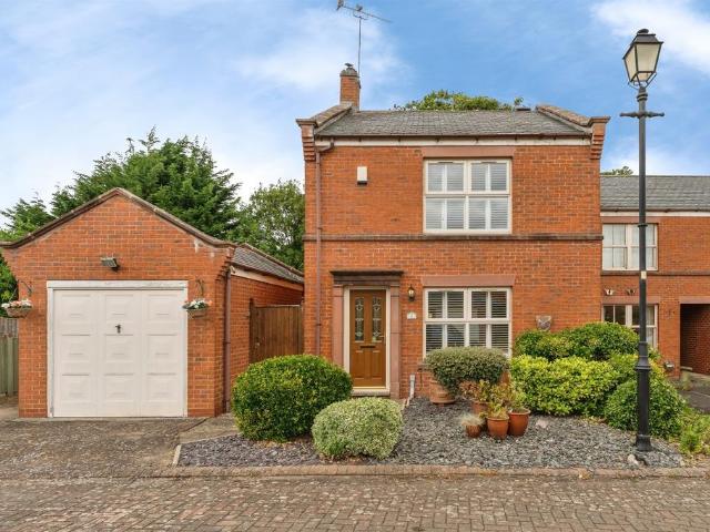 House for sale in Tattenhall, Cheshire