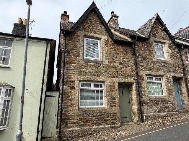 House for sale in Lostwithiel, Cornwall