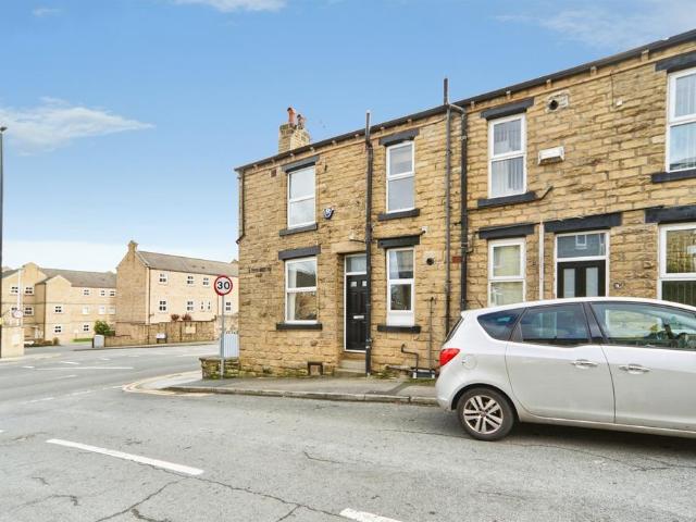 House for sale in Farsley, West Yorkshire