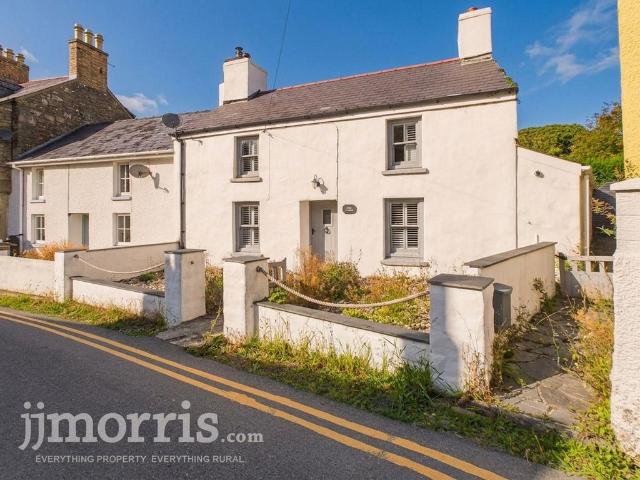 House for sale in Newport