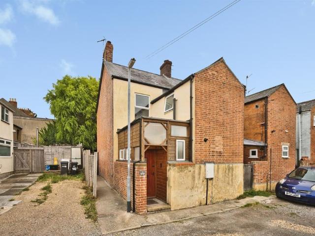 House for sale in Yeovil, Somerset