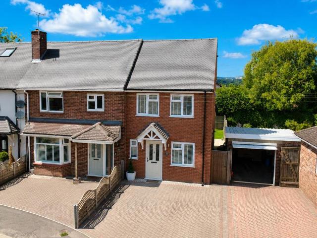 House for sale in Highfield, Pouchen End