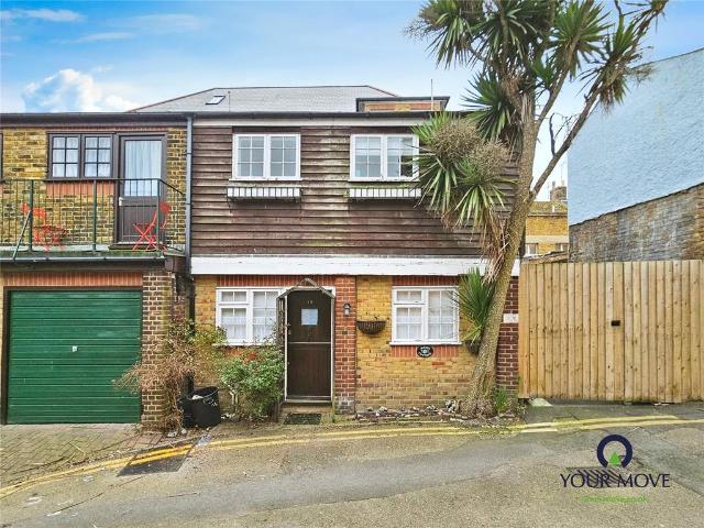 House for sale in Upton, Acol