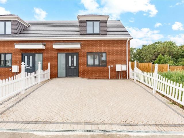 House for sale in Hornchurch, Greater London