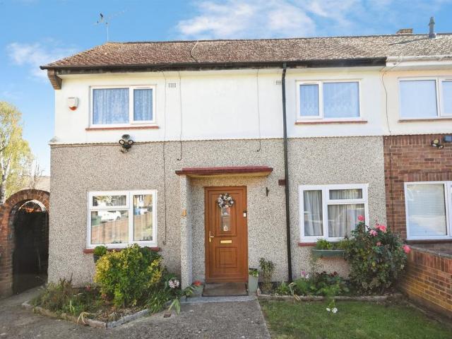 House for sale in Pilgrims' Hatch, Brentwood