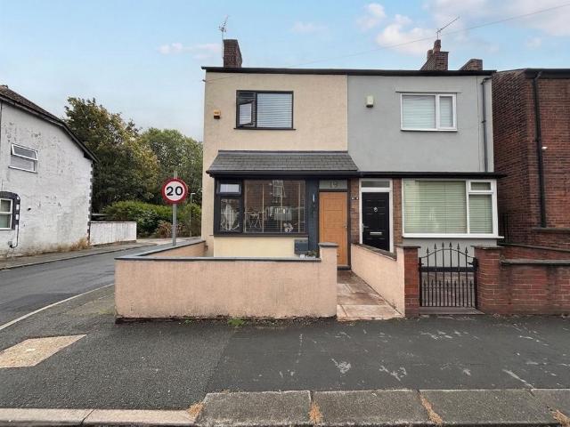 House for sale in Roe Green, Salford