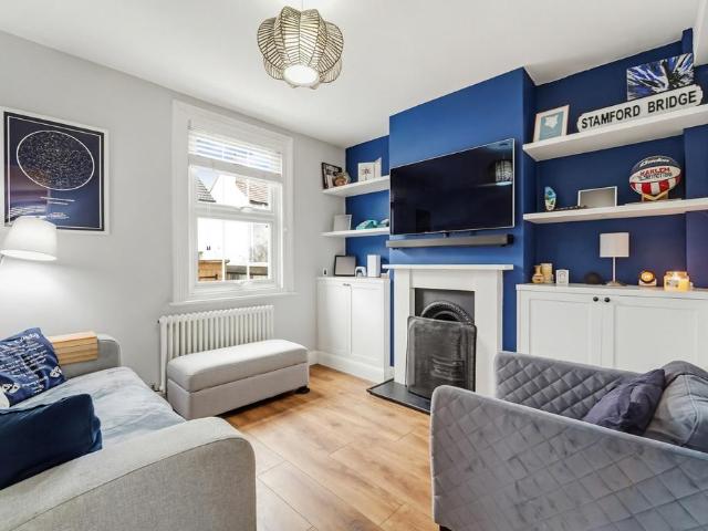 House for sale in Hook, Greater London