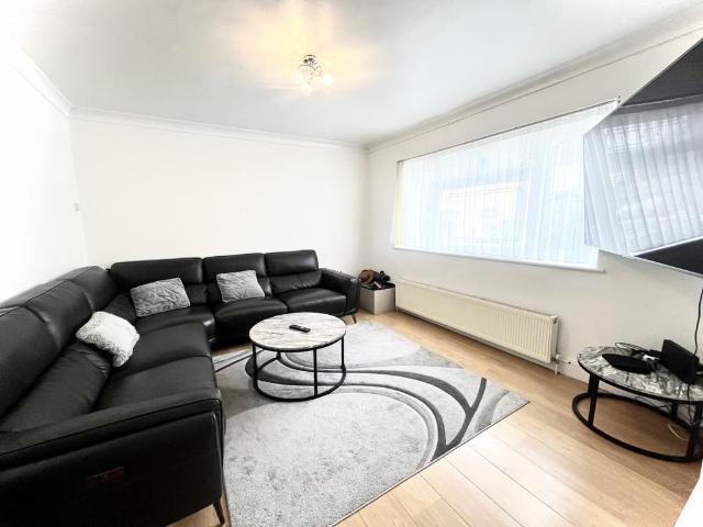 House for sale in Ponders End, Greater London