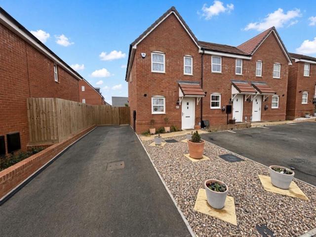House for sale in Overstone Leys, Moulton