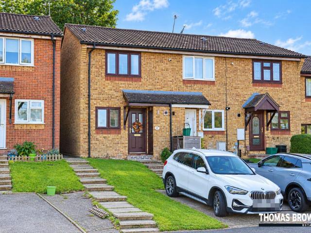 House for sale in Leesons, Greater London