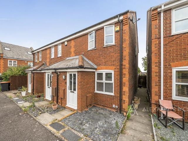 House for sale in California, Dunstable