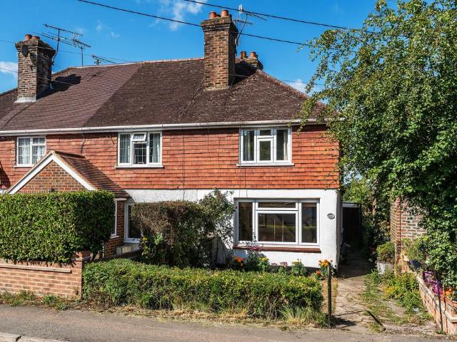 House for sale in Oxted, Hillview
