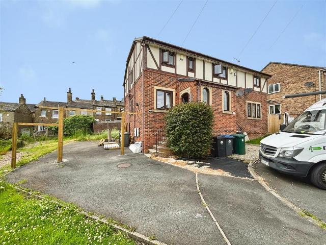 House for sale in Buttershaw, West Yorkshire