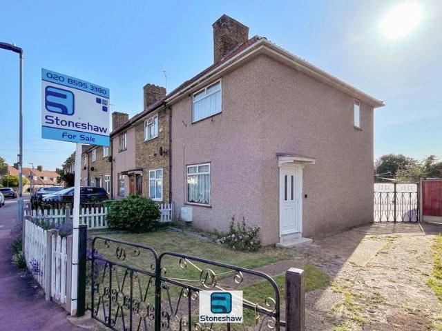 House for sale in Dagenham, Greater London