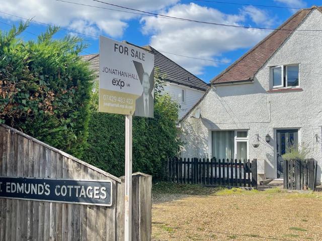 House for sale in The Butts, Kent