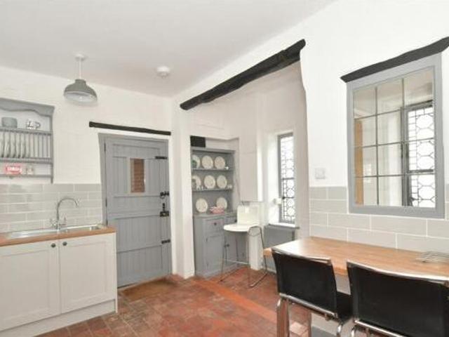 House for sale in Arundel, Clapham