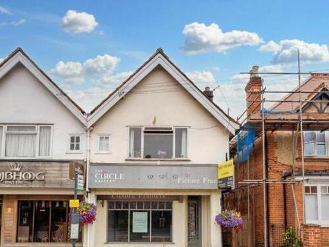 House for sale in Ascot