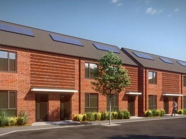 House for sale in Froggatt, East Midlands