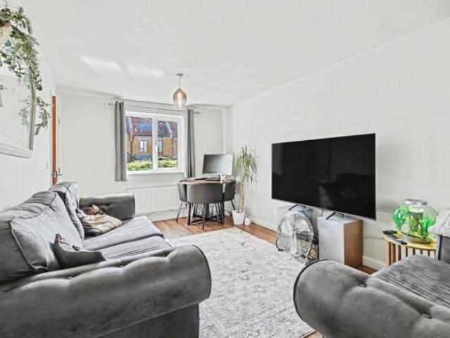 Cottage for sale in Northampton, Northamptonshire