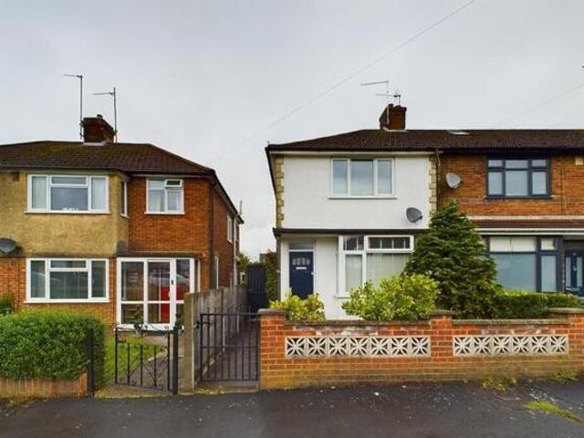 House for sale in Elmhurst, Aylesbury