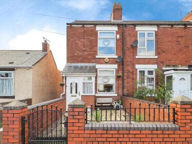 House for sale in Royston, South Yorkshire