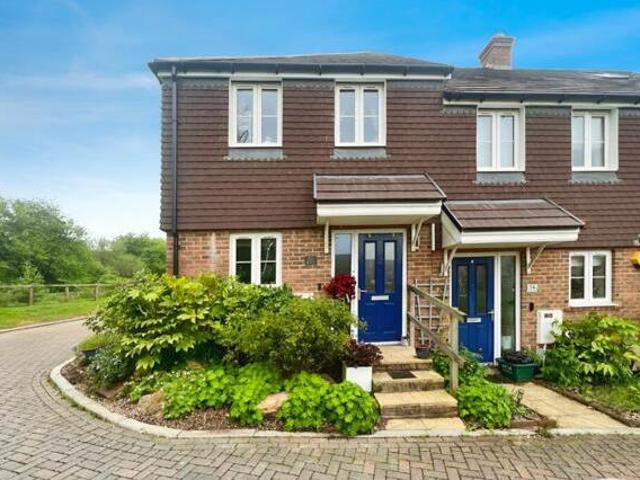 House for sale in Hounsome Fields, Basingstoke and Deane