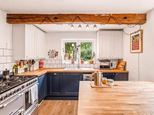 Cottage for sale in Worthing, West Sussex