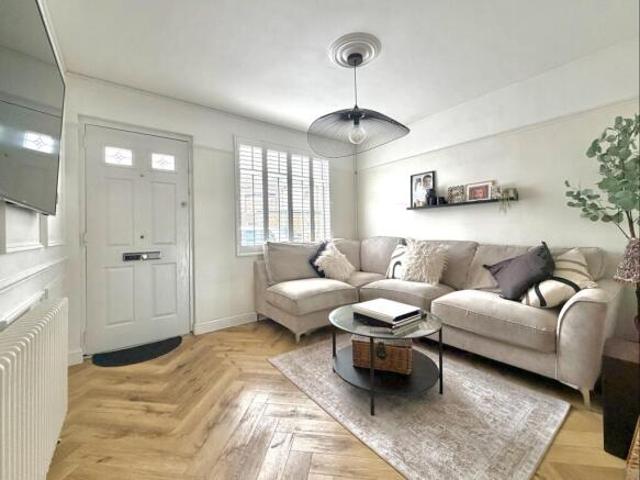Cottage for sale in North Watford, Hertfordshire