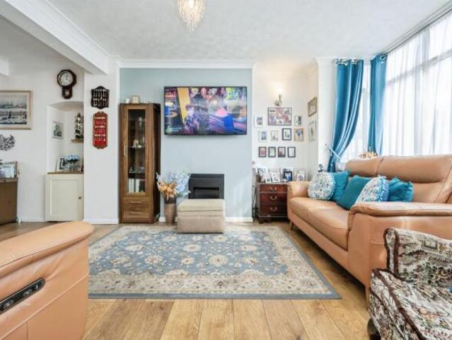 Cottage for sale in Fenlake, Bedford