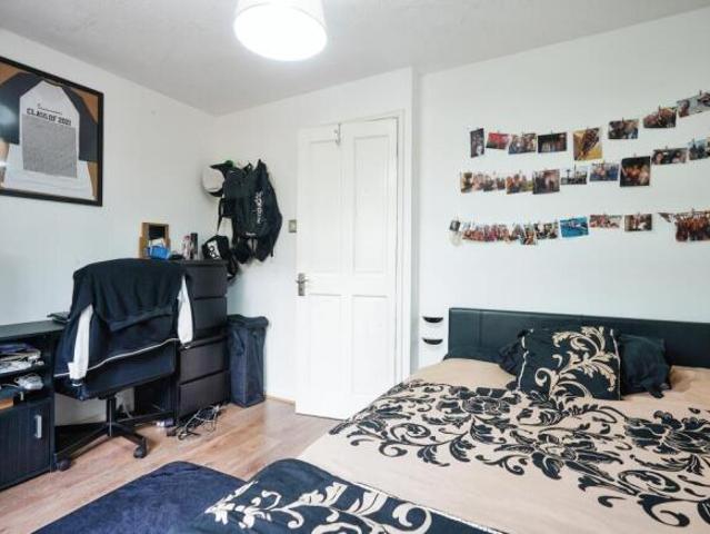 Cottage for sale in Greater London