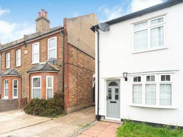 House for sale in Chessington
