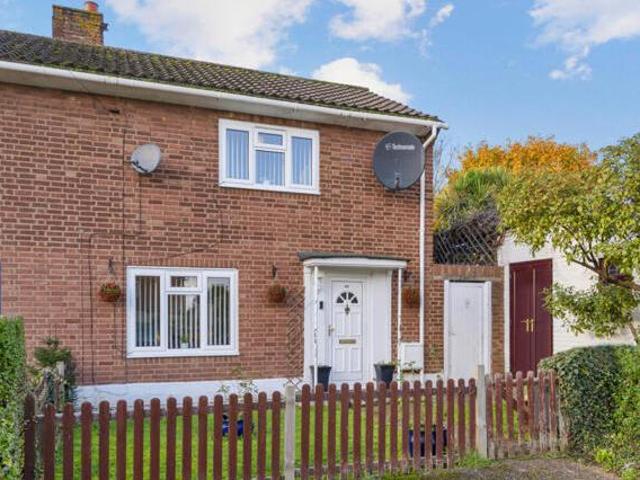 House for sale in Chessington
