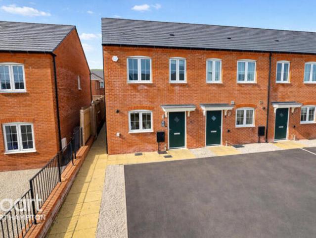 Cottage for sale in Northampton, Northamptonshire
