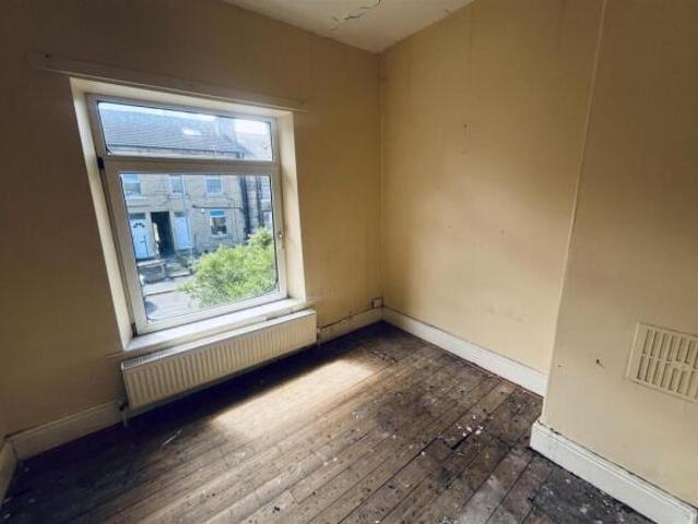 Cottage for sale in Milnsbridge, West Yorkshire
