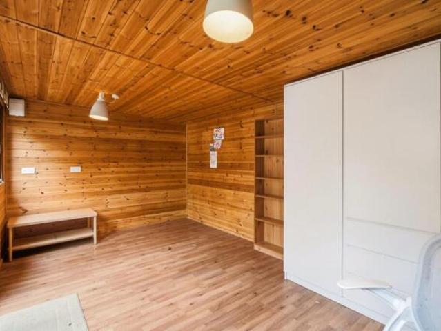 Cottage for sale in St Albans, Five Acres