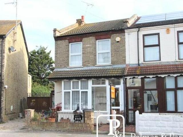 House for sale in Dale Hill, Essex