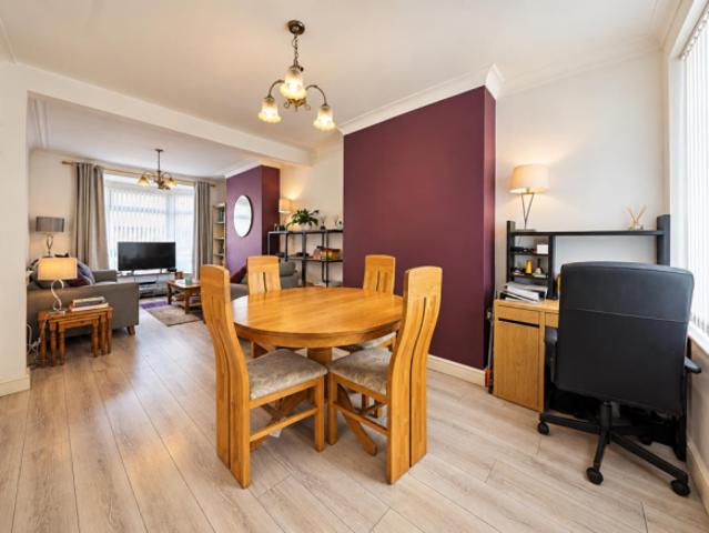 Cottage for sale in The Dukeries, Hull