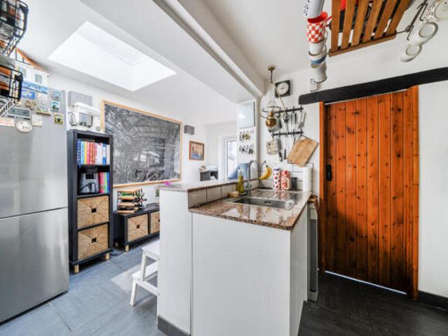 Cottage for sale in London Borough of Merton, Mitcham